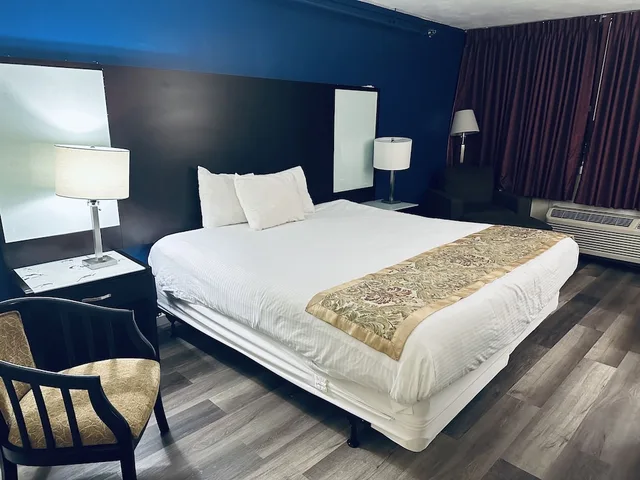 غرفة ديلوكس بسرير كينج، Town Inn 3/5