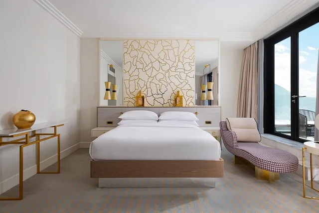 جناح بسرير كينج بإطلالة على البحر بشرفة بغرفة نوم واحدة للمدخنين، Marriot Baku Boulevard Hotel 2/8