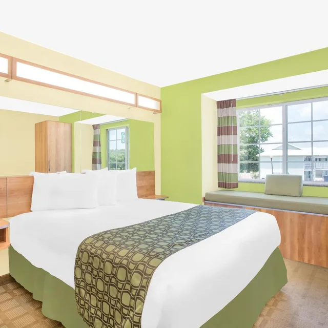 جناح استوديو بسرير كوين مع أريكة، Microtel Inn Suites By Wyndham Tuscumbia Muscle Shoals 6/10