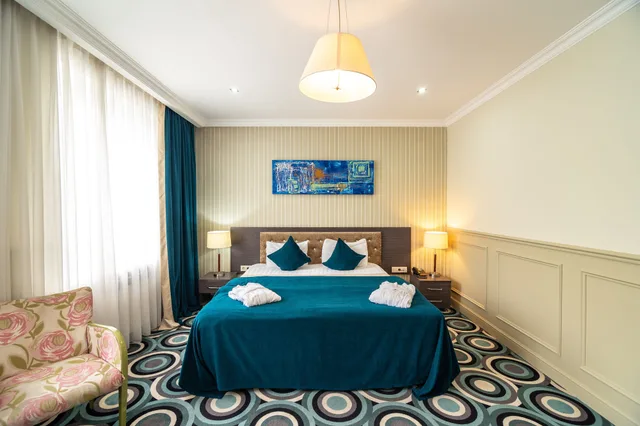جناح فاخر بسرير مزدوج للمدخنين، Mildom Hotel 2/5