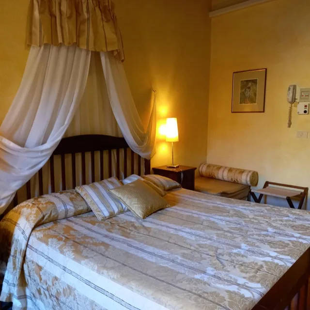غرفة ثلاثية، Tourist House 4/10