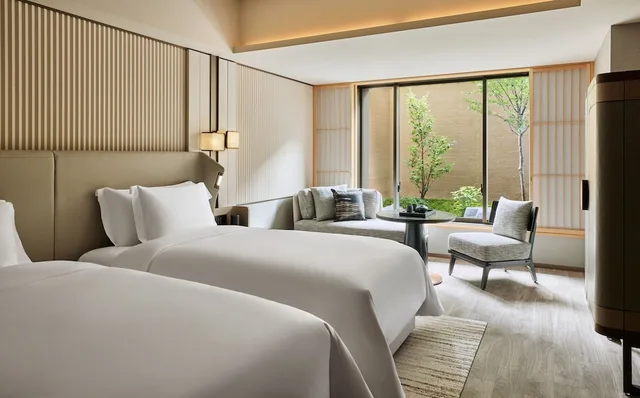 غرفة بريميير بسريرين منفصلين بإطلالة على الحديقة، Dusit Thani Kyoto 2/6
