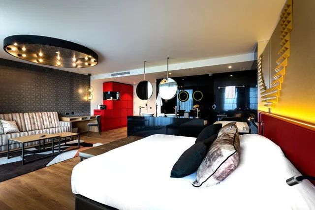 Studio, Suite, Hard Rock Hotel Tenerife 2/2
