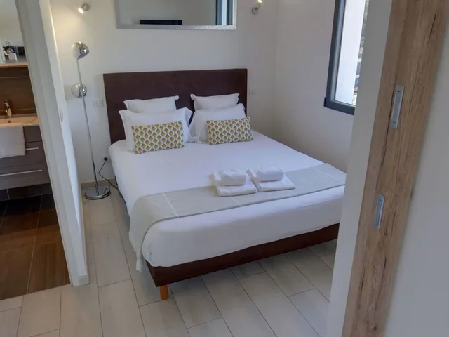 1 Bedroom, Studio, Queen Bed, Les Terrasses Du Grand Large 2/2