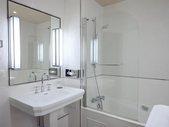 غرفة ديلوكس عائلية، Hotel & Spa Le Grand Monarque, BW Premier Collection 3/4