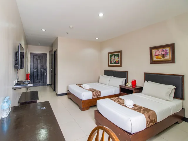 Semi Room, Family, 1 Queen and 1 Single Bed، Main Hotel And Suites 1/2
