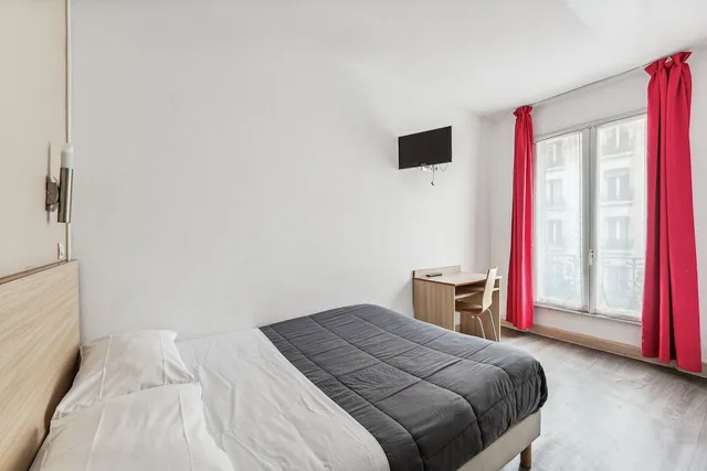 غرفة كلاسيكية بسرير كوين بحمام خاص، Hotel Tolbiac 2/7