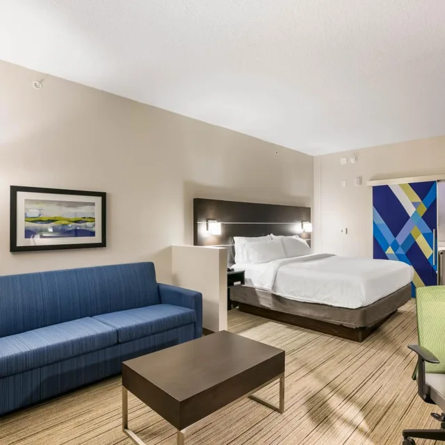 جناح لذوي الإعاقة، Holiday Inn Express Suites Jacksonville Town Center 3/4