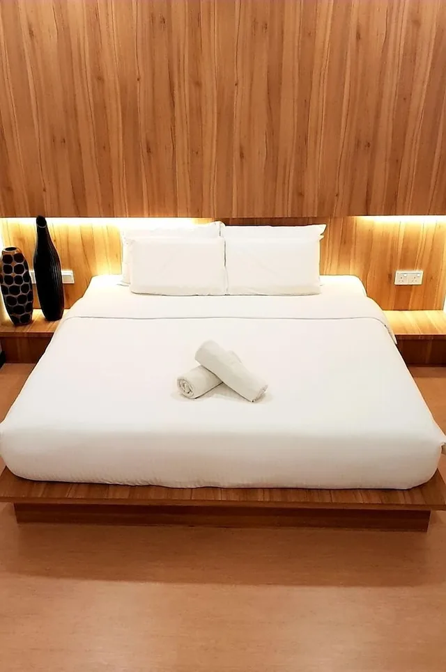 Standard, King Bed, No Window، Lot 33 Boutique Hotel 1/3