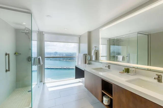 2 Bedrooms, Presidential, Suite, 2 King Beds, 1 King and 2 Double Beds, Ocean View, Caribe Hilton 4/5