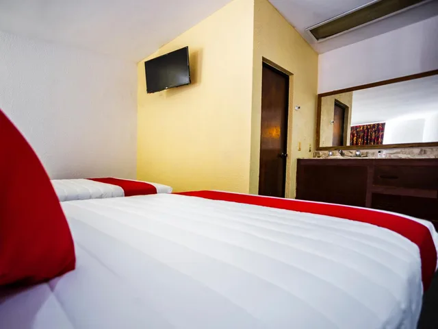 غرفة قياسية بسريرين، OYO Hotel Oasis, Matehuala 5/7