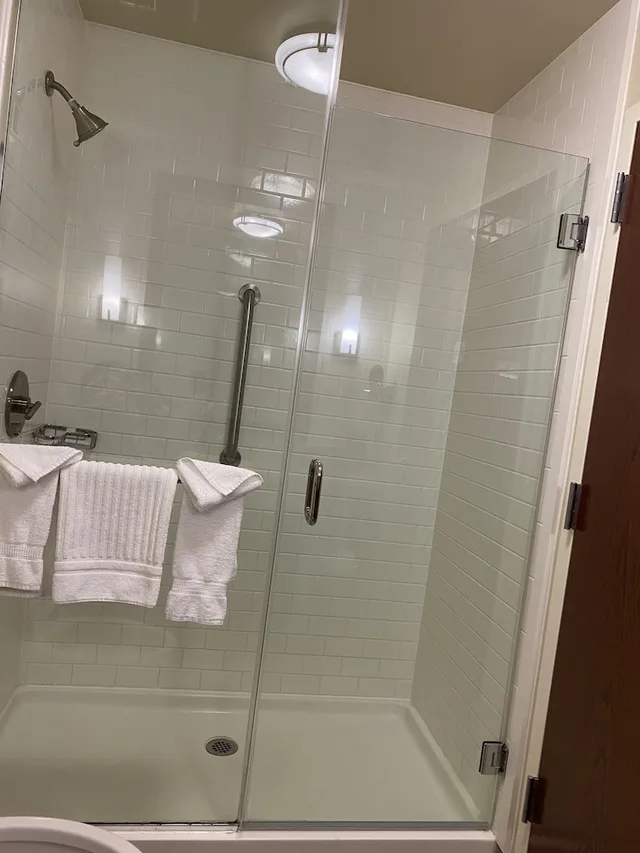 جناح بسرير كينج مع أريكة، Comfort Inn & Suites Cheyenne, WY 4/4