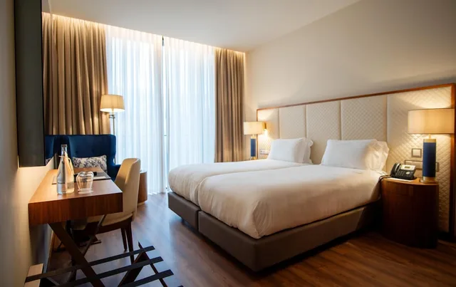 غرفة غراند بسريرين منفصلين، Boeira Garden Hotel Porto Gaia, Curio Collection by Hilton 4/6