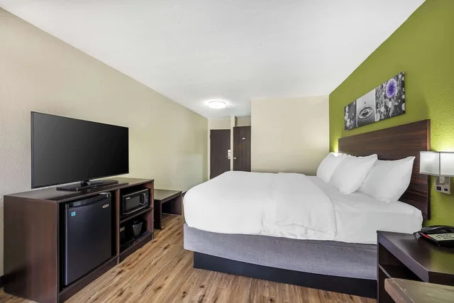جناح بسرير كينج، Sleep Inn & Suites Salina I-135 2/4