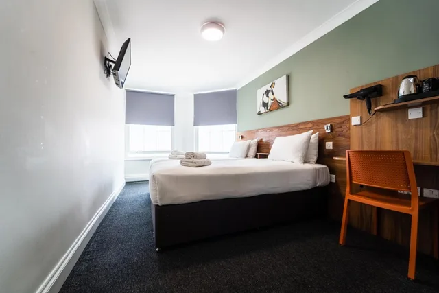 غرفة بريميوم بسريرين منفصلين، Chelsea Guest House 6/10