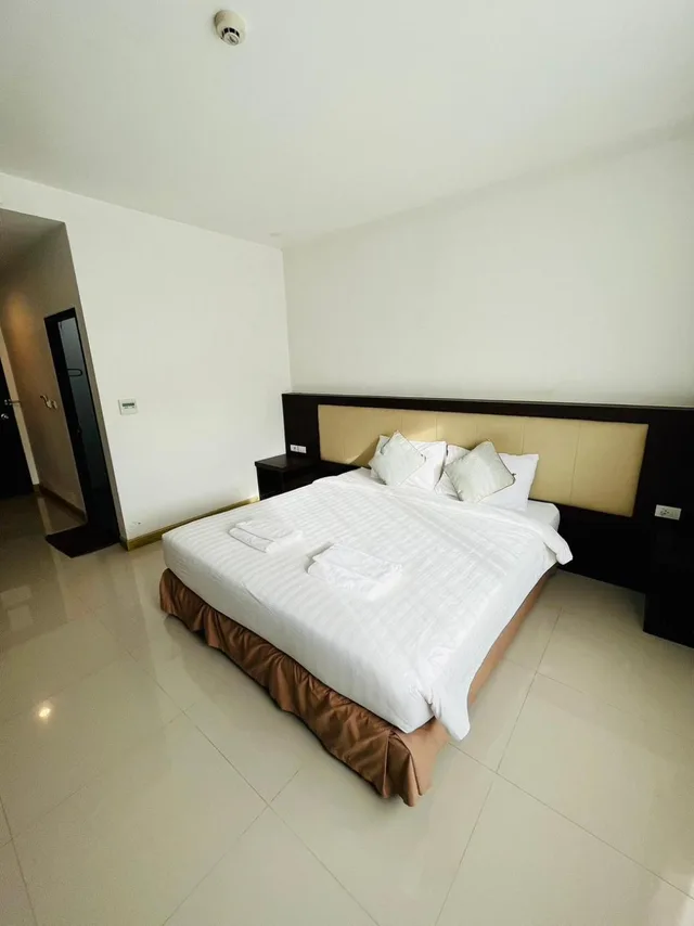غرفة بسرير كينج بإطلالة على المسبح، Bualinn Resort Nongkhai 5/10