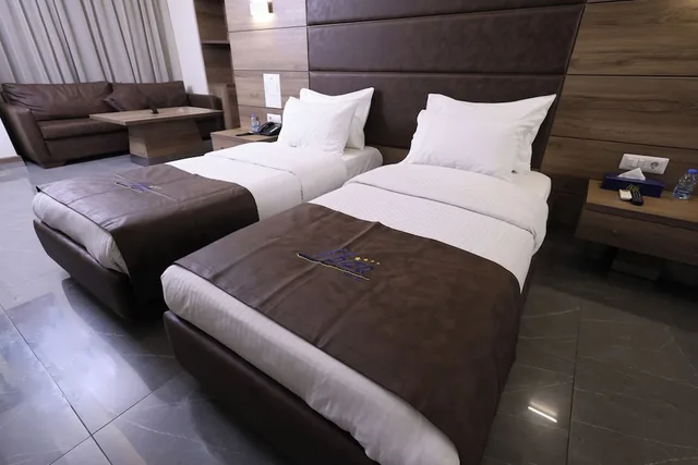 جناح جونيور بسرير كوين، Ibiza hotel 2/10
