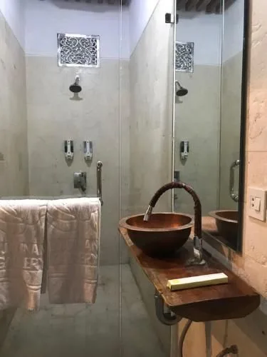 غرفة ديلوكس بسرير مزدوج، Flores Gallery Hotel 3/3