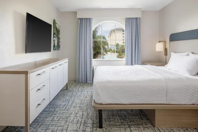 جناح بسرير كينج مع أريكة لذوي الإعاقة، Homewood Suites by Hilton Lake Buena Vista Orlando 2/7