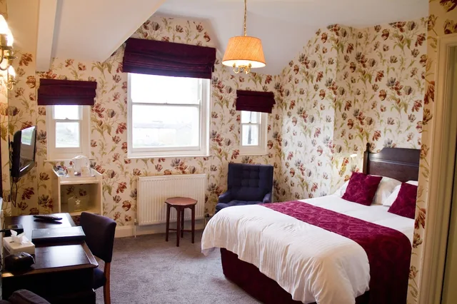 غرفة قياسية بسرير مزدوج، The Duke Of Cornwall Hotel 1/5