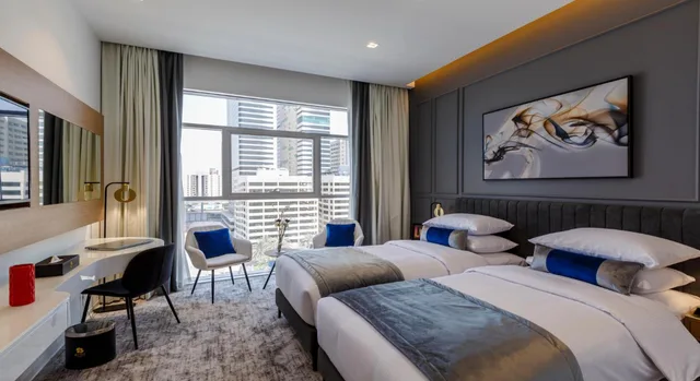Connecting, Executive, Rose Executive Hotel DWTC 1/10