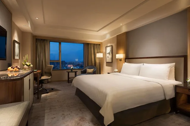 غرفة كلوب بسرير كينج، Shangri-La Changchun 2/4