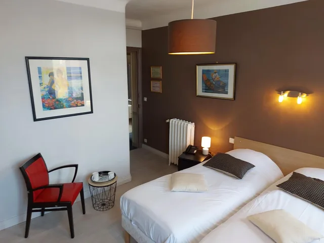 Room, Double Bed, Hotel De La Paix 5/10