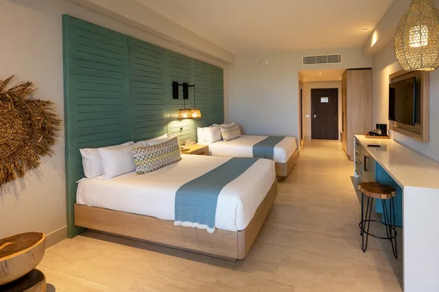 جناح جونيور بسريرين كوين بإطلالة على الحديقة، Adults Only Club at Lopesan Costa Bavaro 1/4