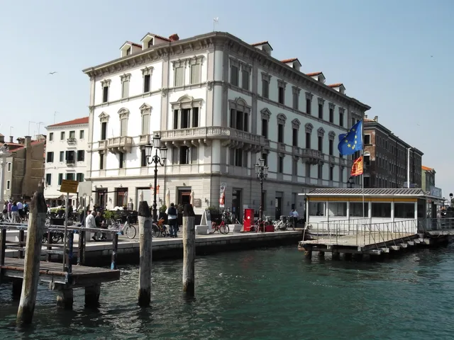 غرفة عائلية كبيرة بسرير كينج وسرير فردي بغرفتي نوم، Hotel Grande Italia 2/3