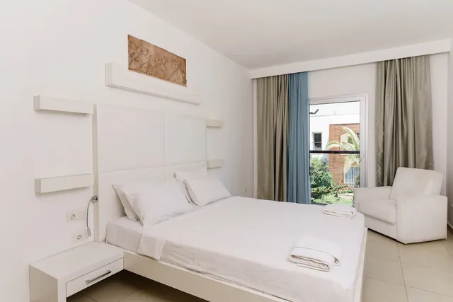 Comfort, Suite, Queen Bed, Sofa, Costa Luvi Hotel 2/4