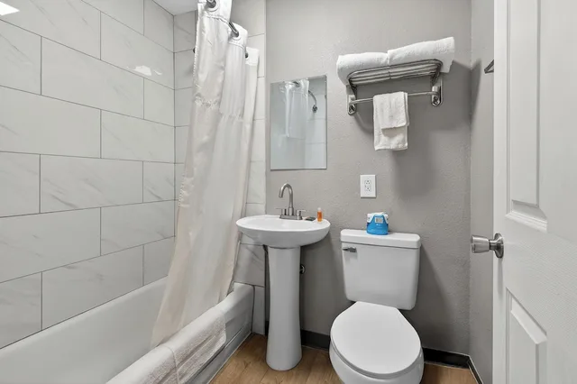 Room, Single Bed, Accessible, Rodeway Inn Las Vegas Fremont Street 1/3