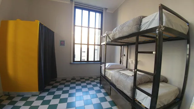 سكن مشترك بأربعة أسرّة للنساء، Ostello Bello Napoli 2/5