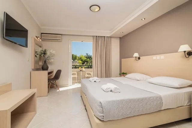 Standard, Double Bed, Land View، Karras Hotel 6/10