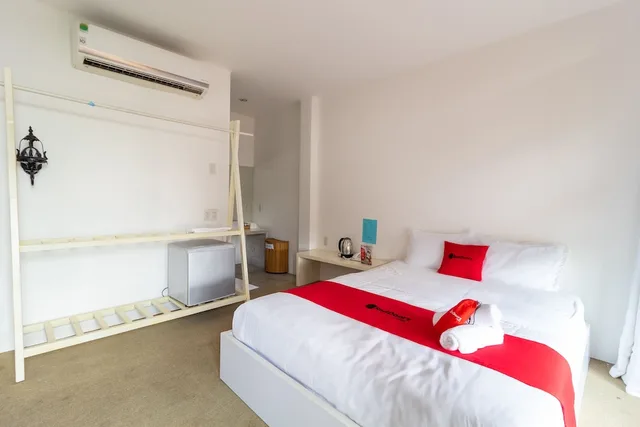 غرفة ديلوكس بسرير مزدوج بشرفة، Roomatsaigon 1/3