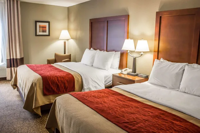 غرفة قياسية بسريرين كوين، Clarion Pointe Durham Research Triangle Park 2/5