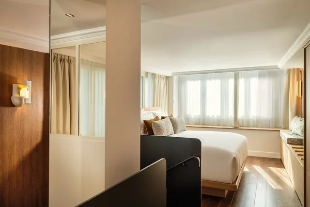 جناح سيغنتشر بسرير كوين، Hotel & Spa Royal Madeleine 2/3