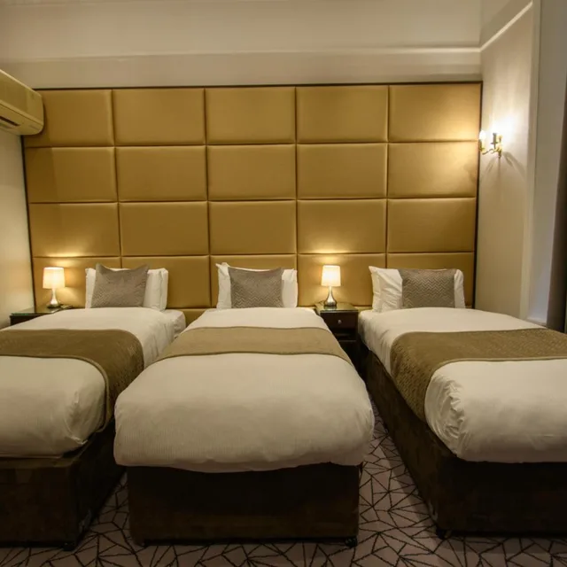 غرفة كلوب ثلاثية، Hyde Park International Hotel 2/10