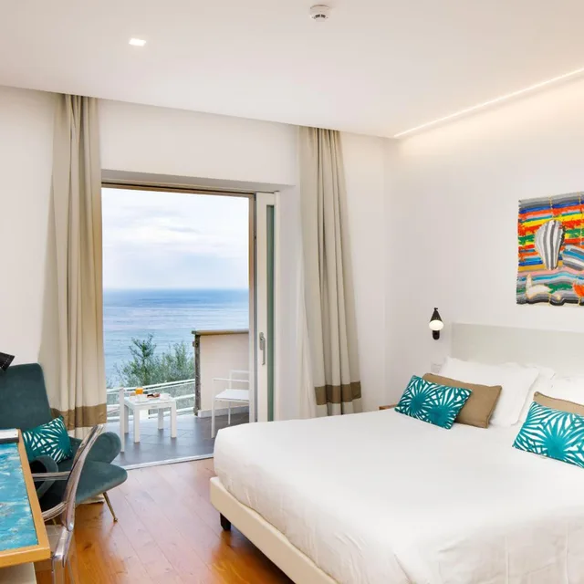 غرفة سوبيريور بسرير مزدوج بإطلالة على البحر، Villa Fiorella Art Hotel 1/5