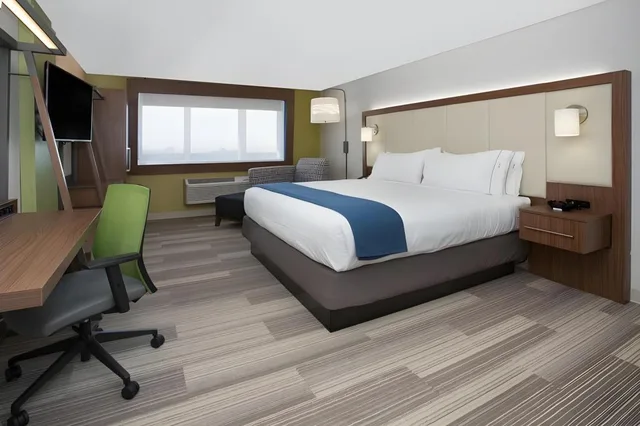 Suite, 2 Queen Beds, Holiday Inn Express And Suites Plano East 8/10