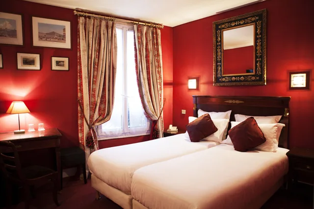 غرفة سوبيريور بسرير مزدوج أو سريرين منفصلين، HOTEL DE LA MOTTE PICQUET 1/3
