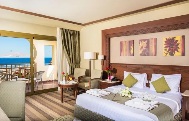 Superior Room Sea View 2A+2C View، Charmillion Club Resort 1/7