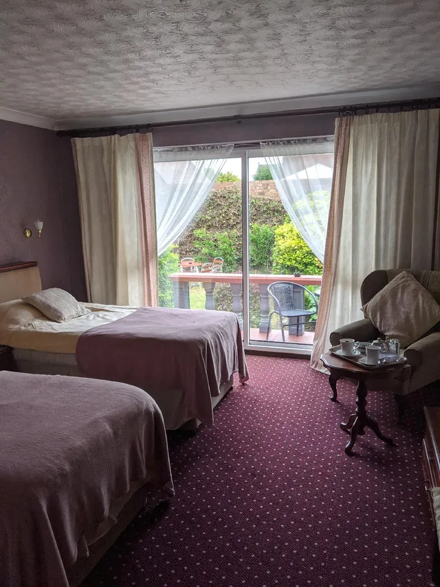 Comfort, Twin Beds, Patio, Bathtub, Garden Wing، Balmoral Lodge Hotel 1/1