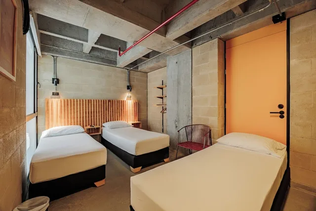 غرفة ثلاثية، Hotel Cytrico 2/4