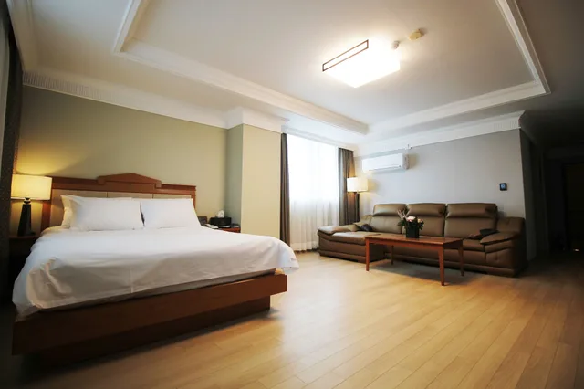 غرفة ديلوكس بسرير مزدوج، Empire Tourist Hotel 1/3