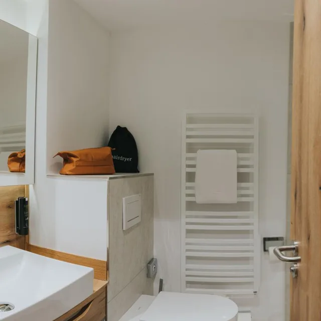 جناح جونيور، Hotel Drei Quellen Therme 9/9