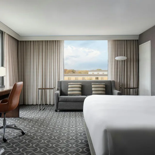 غرفة قياسية بسرير كينج، Marriott St. Louis Airport 8/10