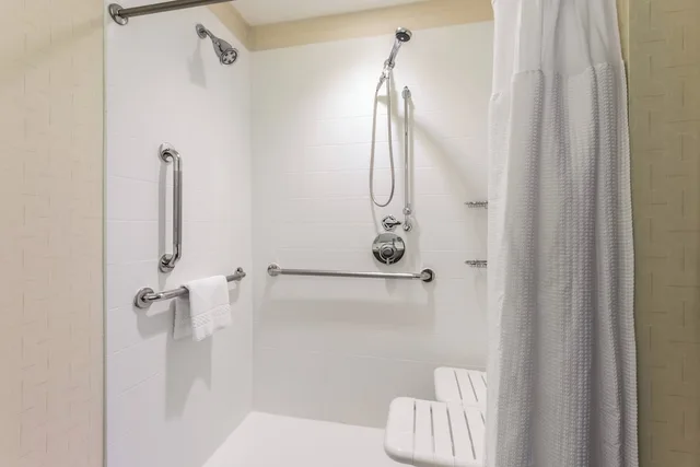 جناح بسرير كينج مع سرير سحّاب إضافي لذوي الإعاقة، SPRINGHILL SUITES DALLAS PLANO/FRISCO 5/5