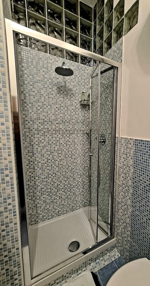 Panoramic, Town House, Queen Bed، BnB Rooms And Comfort 6/6