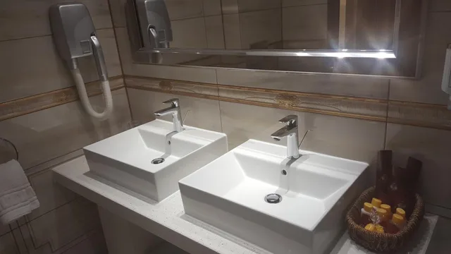 جناح بسرير كوين، Spa Hotel Rich 3/3