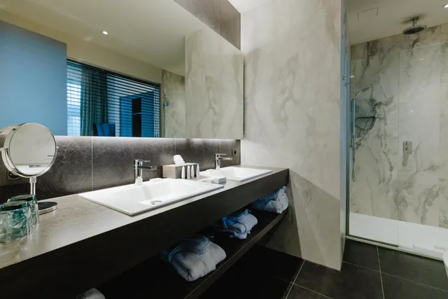 جناح، Terhills Hotel - Different Hotels 8/9